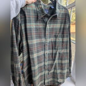 GAP Vintage Men's Casual Plaid Flannel Shirt - Green, Black, and Red